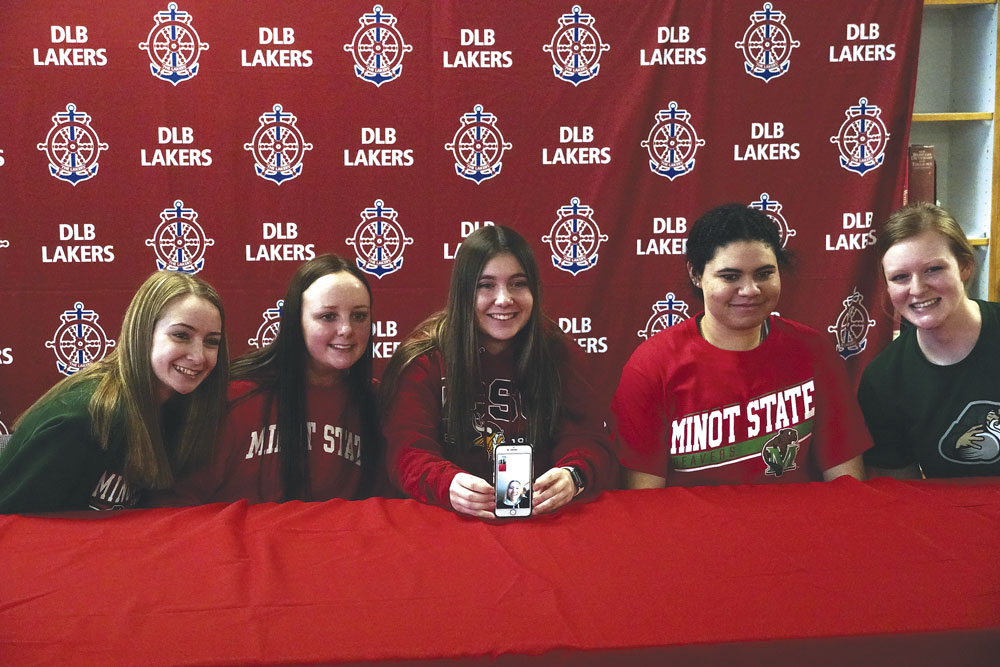 Six DLB athletes take part in Signing Day festivities