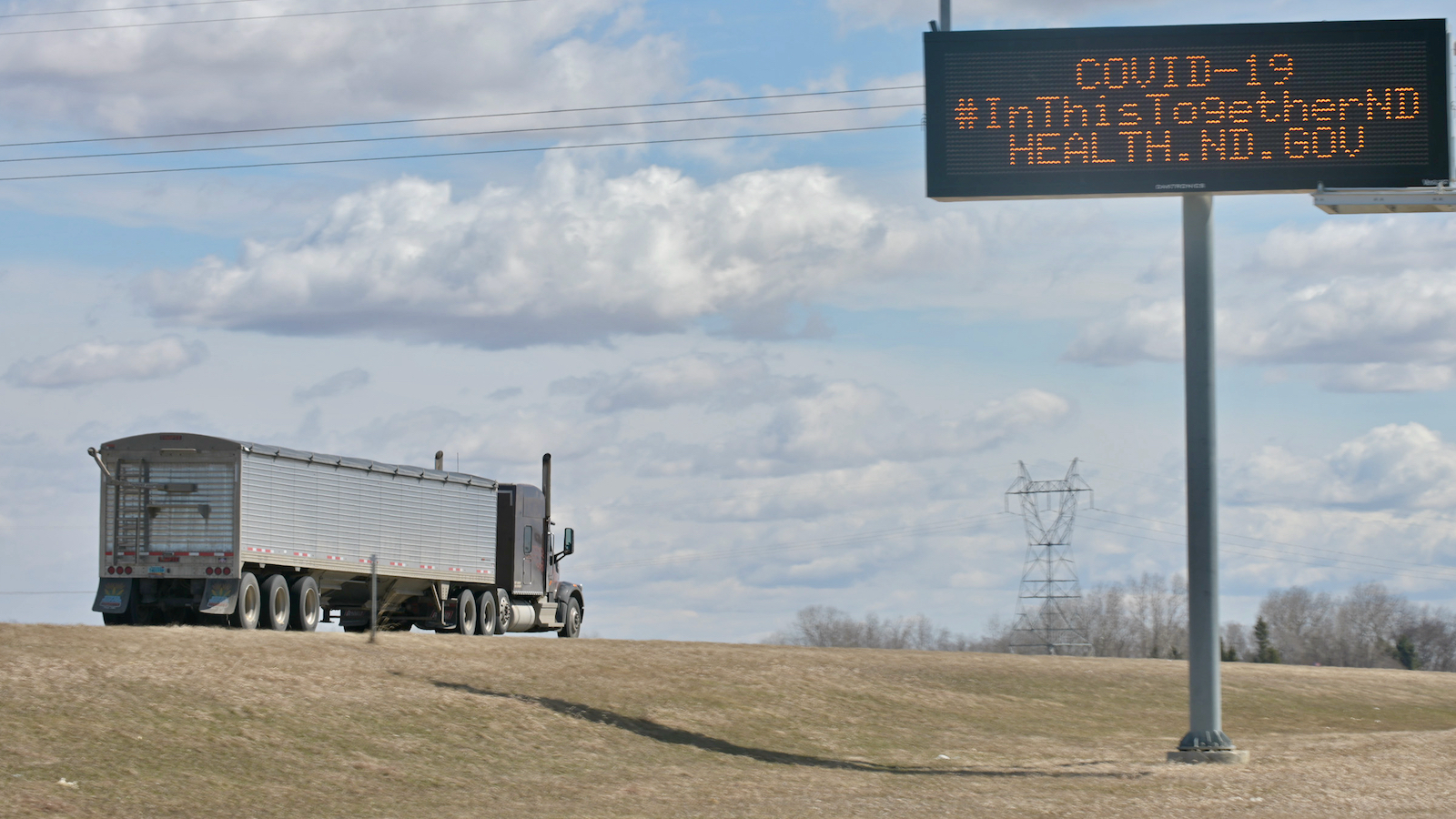 North Dakota to vaccinate 4,000 Canadian truckers