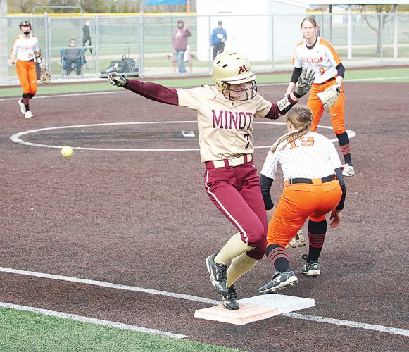 Majettes softball swept in doubleheader with Dickinson
