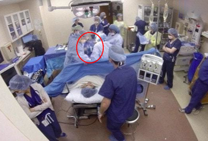 Doctor delivered baby, then saw the umbilical cord and ‘made a troubling discovery’!