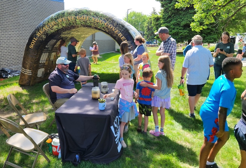 Bismarck Veterans Memorial Public Library celebrates successful Summer Reading Kickoff with community partners and local families