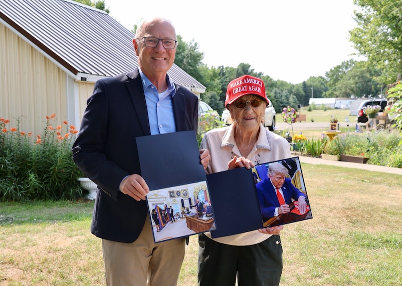 North Dakota Sen. Cramer honors oldest “Rosie the Riveter” after delivering her handmade quilts to Trump and Vance and returning with a personal gift